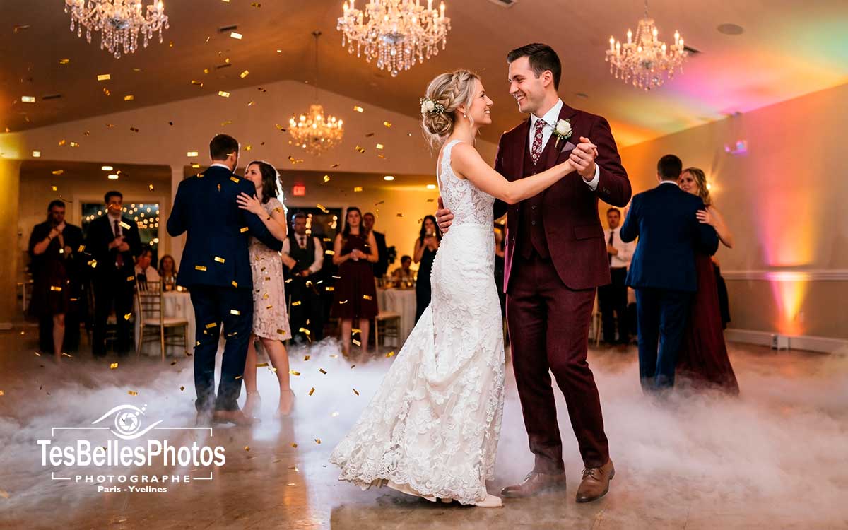 Photographe mariage à Épernay – couple de mariés dansant au bal de leur soirée de mariage